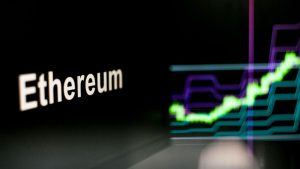 Een Afbeelding Van Ethereum Het Cryptonetwerk Met Daarbij Een Grafiek Van De Koers Van De Mimt.jpg