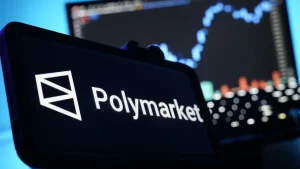 Een Afbeelding Van Het Logo Van Polymarket Met Op De Achtergrond Een Grafiek.jpg