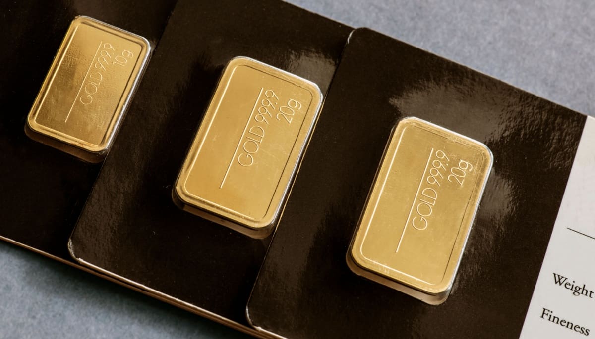 Drie Goudstaven Van Verschillende Groottes Terwijl Crypto Investeerders Overstappen Naar Goud.jpg