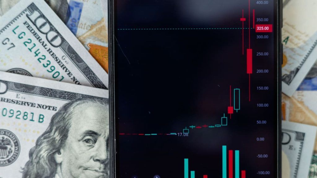 Een Afbeelding Van Een Short Squeeze In Een Grafiek Op Een Mobiele Telefoon.jpg