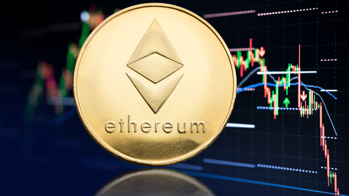 Ethereum Munt Met Dalende Koers E1758626184297.png